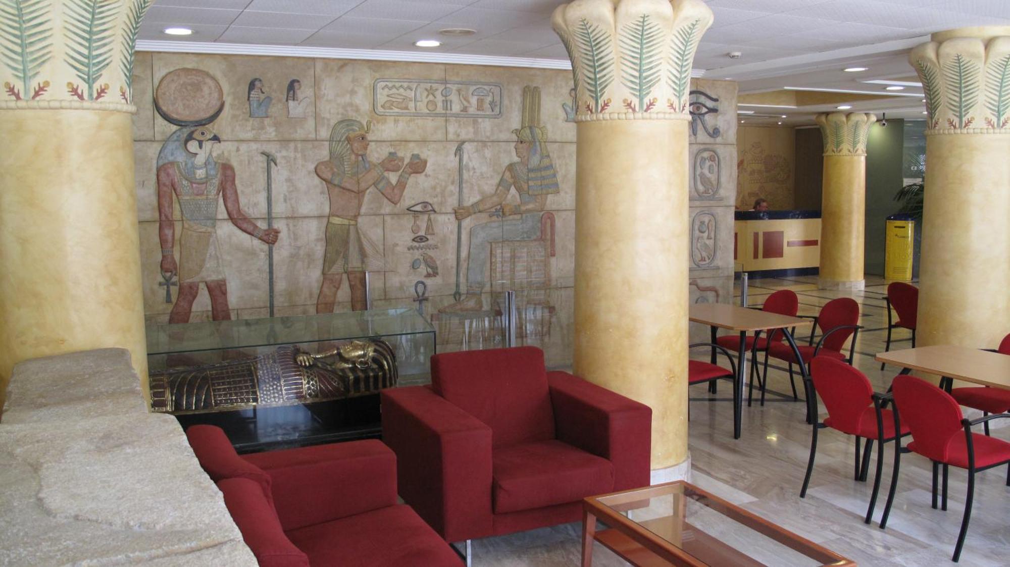 Hotel Cleopatra